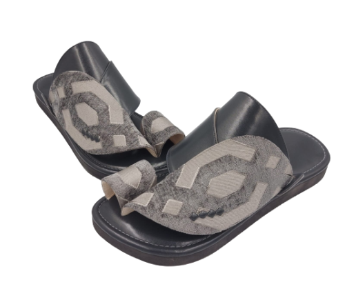 نعال شرقي مطرز