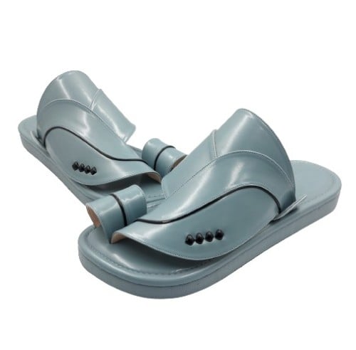 نعال شرقي سادة لبني تصميم باصبع