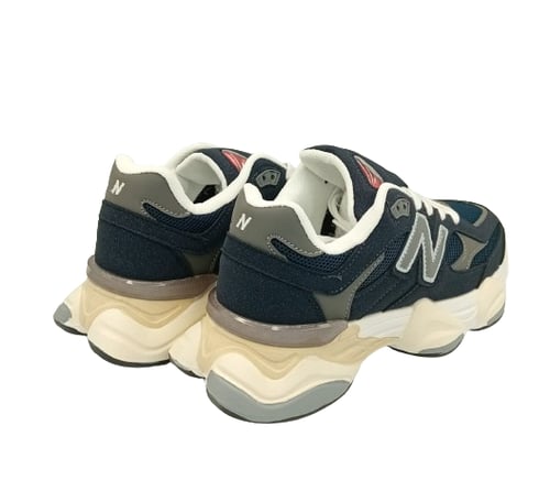 حذاء رياضي كحلي صناعة فيتنامي