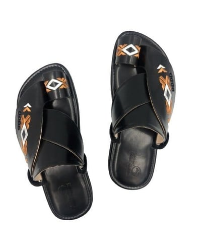 نعال شرقي مطرز أسود جلد طبيعي