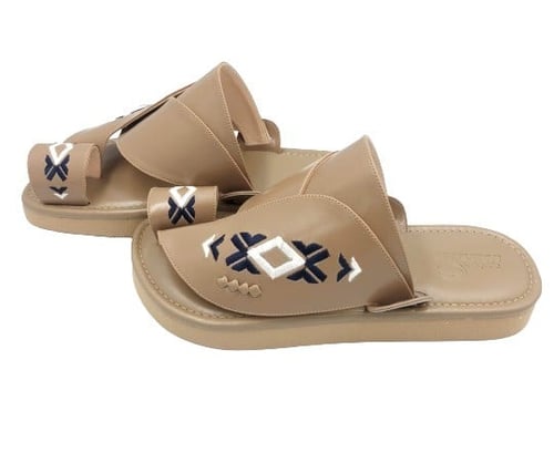 نعال شرقي مطرز بيج جلد طبيعي