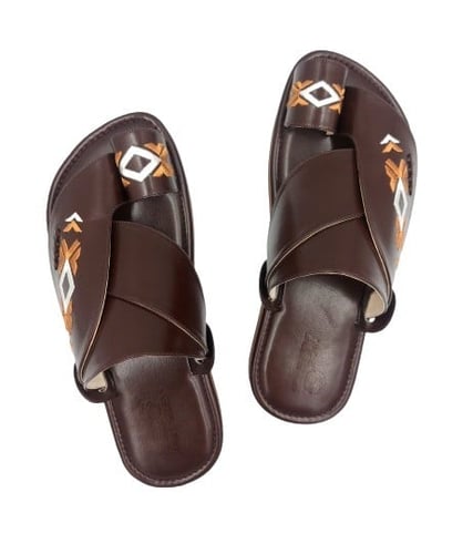 نعال شرقي مطرز بني جلد طبيعي