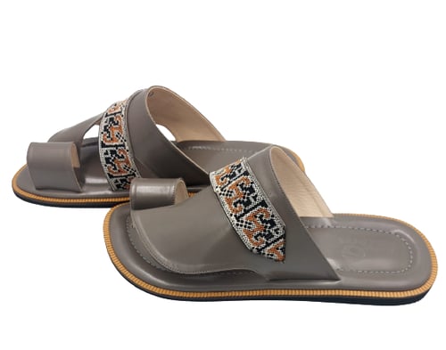 نعال شرقي مطرز