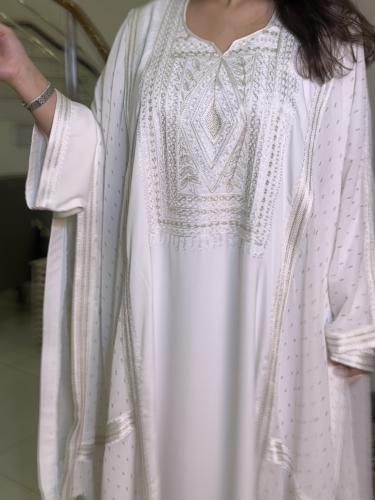ثوب النشل النجدي بالتطريز الجنوبي مع ثوب داخلي مطر...
