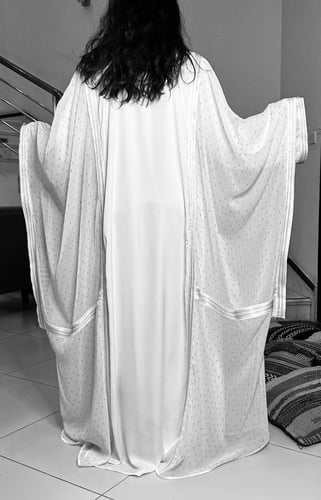 ثوب النشل النجدي بالتطريز الجنوبي مع ثوب داخلي مطر...