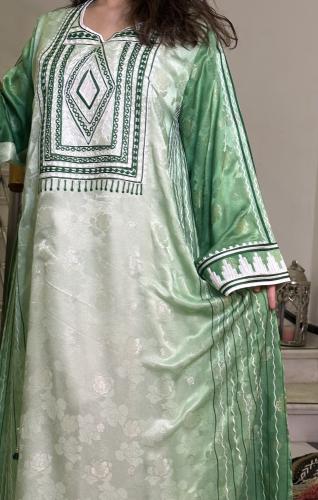 ثوب اليوم الوطني من الحرير المموج الجاكار