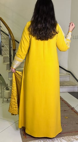 جلابية حرير مغسول وحرير بالأطراف بتطريز أمامي (أصف...