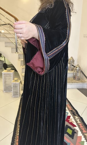 جلابيه من المخمل الاسود الراقي