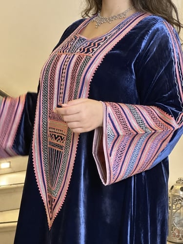 جلابيه شتويه مخمل فرنسي ناعم ازرق والبيتش #221