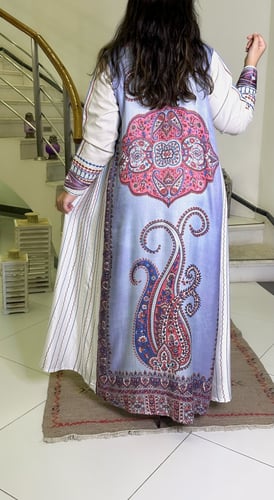 جلابية كريب بتطريز أمامي وكشمير خلفي سماوي #122