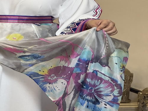 ‎جلابيه من اللينين الناعم مع طبقه من الشيفون الحري...