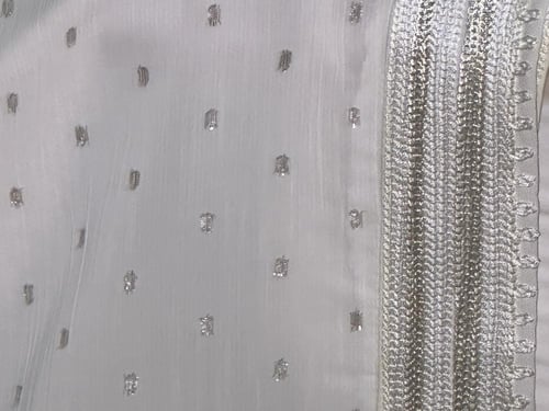 ثوب النشل النجدي بالتطريز الجنوبي مع ثوب داخلي مطر...