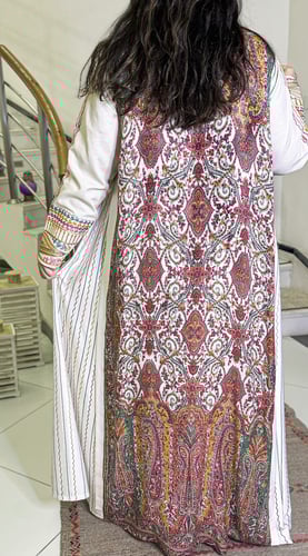 جلابية كريب بتطريز أمامي وكشمير خلفي عنابي (بيج) #...