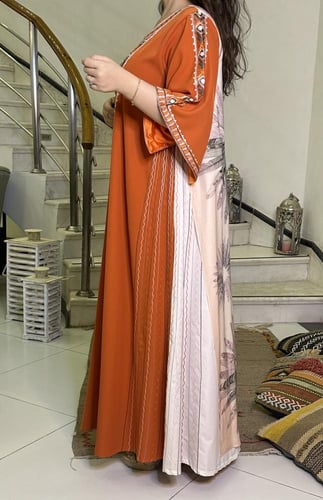 جلابيه من الكريب الاورانج مع الكشمير الحرير المشجر