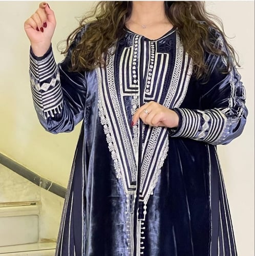 عباءة مخمل مع ثوب داخلي و طرحة #17