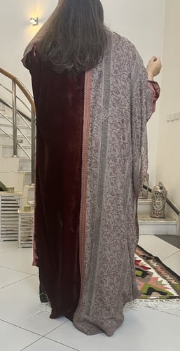 جلابيه من المخمل الفرنسي الناعم مجمل بقطعه من الكش...