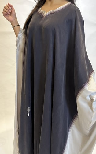 جلابيه من الحرير المغسول باللون الليلكي والرمادي