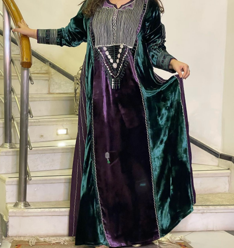 جلابية مخمل شتوية بتطريز أمامي #19