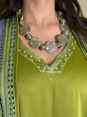 سلسال عريض فضي بتفاصيل دائرية #1