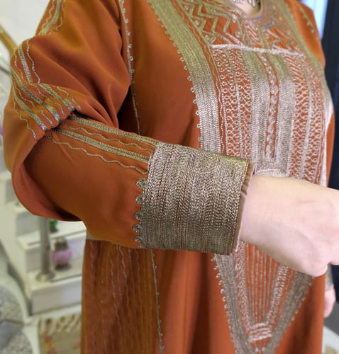 جلابية كريب بتطريز أمامي (برتقالي غامق) #129