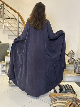 عبايه من الحرير المغسول باللون الليلكي والتطريز ال...