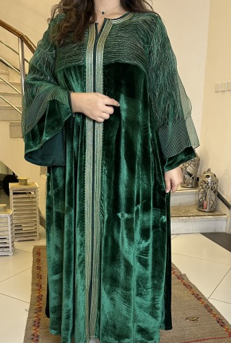 جلابيه من المخمل الفرنسي الاخضر المجمله بالشيفون ا...