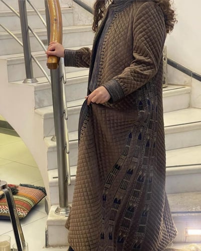 عباءة من القماش الاسفنجي مع ثوب داخلي و طرحة #08