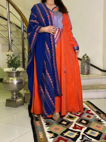 جلابية شاموا حرير (نيلي وبرتقالي) مع شال وكم واحد...