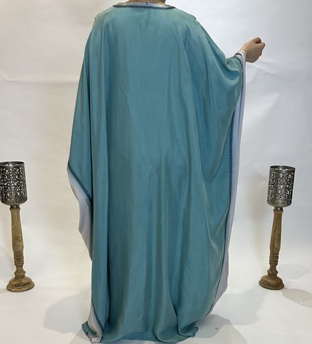 DS002. جلابية بالتطريز الناعم