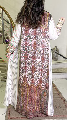 جلابية كريب بتطريز أمامي وكشمير خلفي عنابي (بيج) #...