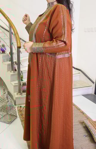 جلابية كريب بتطريز أمامي (برتقالي غامق) #129