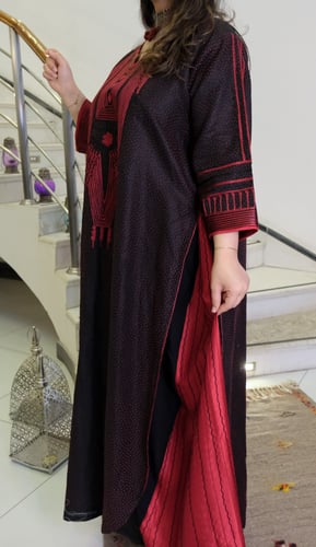 جلابية لينن منقط بتطريز أمامي (أسود وأحمر) #133