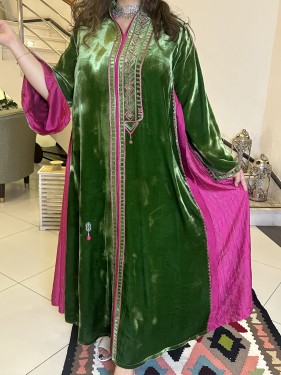 جلابيه من المخمل الفرنسي الناعم مع الحرير