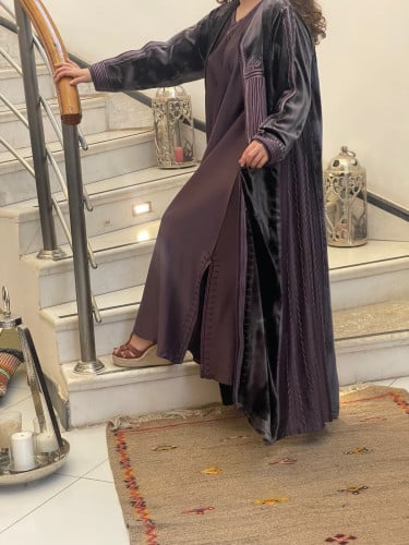 عباءة مخمل مع ثوب داخلي و طرحة#12