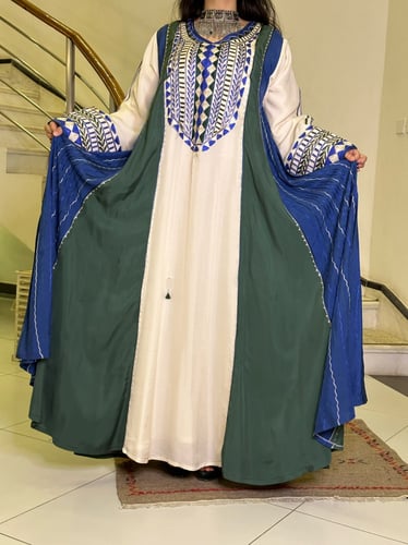 جلابية حرير شاموا بتطريز أمامي (نيلي وزيتي) #119