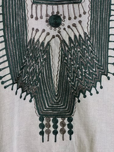 عباية لينن بتطريز خلفي (بيج وزيتي) #112