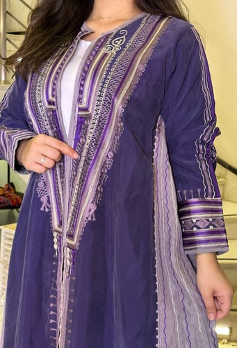 عباية حرير مغسول بتطريز أمامي (موف) #114