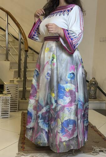 ‎جلابيه من اللينين الناعم مع طبقه من الشيفون الحري...