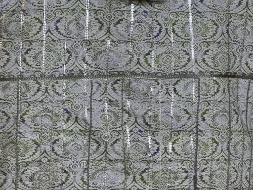 جلابيه من القطن الناعم المشجر مزينه بالخيوط الفضيه