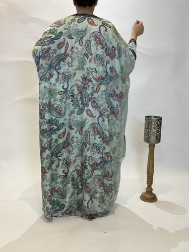 جلابيه من الكريب الناعم مع حرير مشجر بالخلف