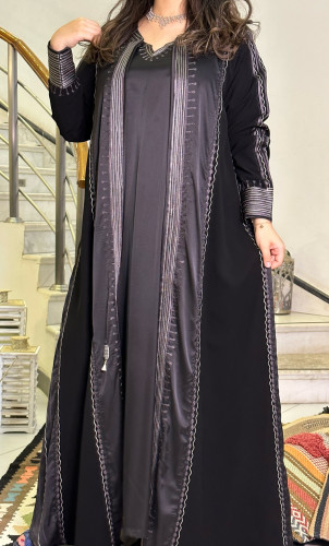عبايةكريب مع حرير بتطريز خلفي رمادي واسود() #92