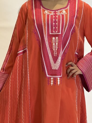 جلابيه من الحرير المغسول باللون الاورانج