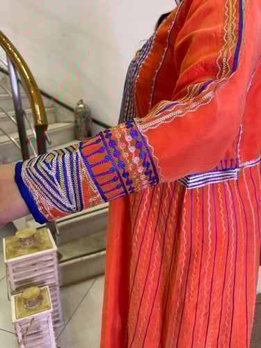 جلابية حرير مغسول برتقالي بتطريز أمامي #82