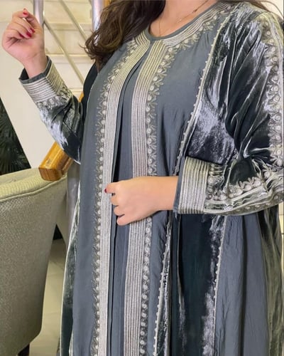 عباءة مخمل مع ثوب داخلي و طرحة #10