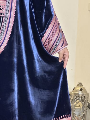 جلابيه شتويه مخمل فرنسي ناعم ازرق والبيتش #221