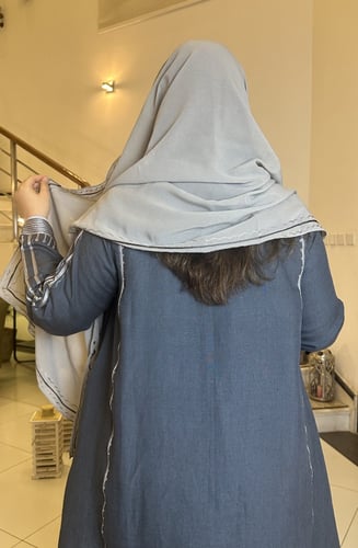 عبايه من اللينين الناعم مع بلوزه وعبابه مطرزه #264