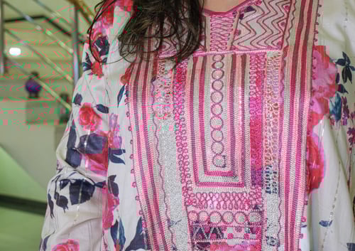 جلابية قطن حرير زري بتطريز أمامي (تشجير وردي) #143