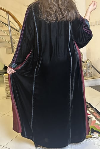 جلابيه من المخمل الاسود مع الحرير