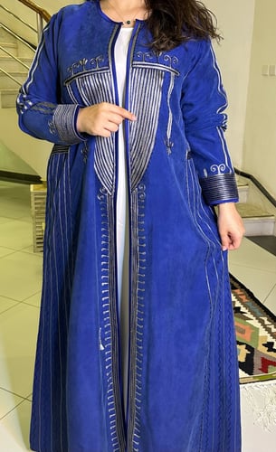 عباية شاموا حرير بتطريز أمامي (نيلي وتيفاني) #104