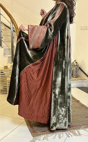 جلابيه شتويه من المخمل الفرنسي الناهم والحرير #228